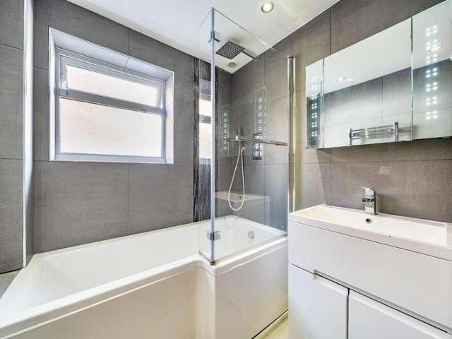Flat for sale in Little Stanmore, Greater London