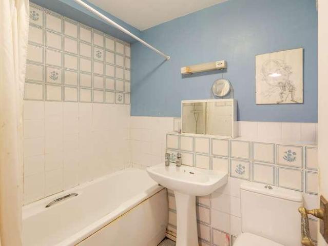 Flat for sale in The Slade, Oxfordshire