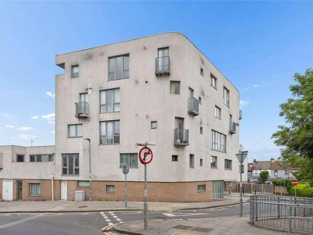 Flat for sale in Greater London