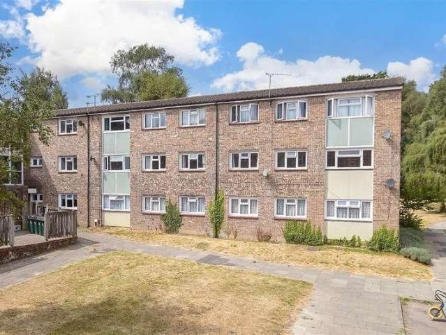 Flat for sale in Broadfield, Glynde