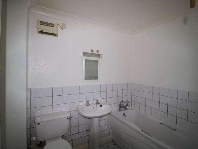 Flat for sale in Polegate, Cross In Hand