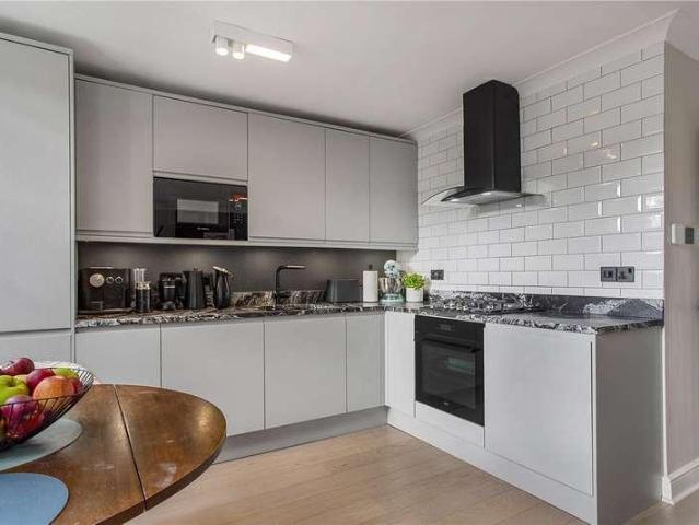 Flat for sale in Kensal Town, Greater London