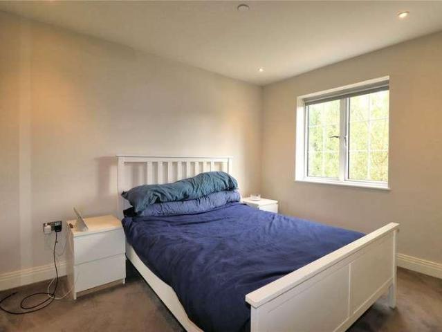 Flat for sale in Sheerwater, Woking