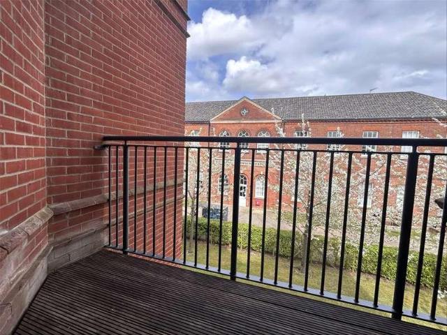 Flat for sale in Heigham Grove, East Bank