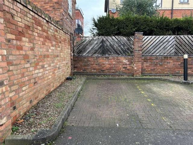 Flat for sale in Barbourne, Worcestershire