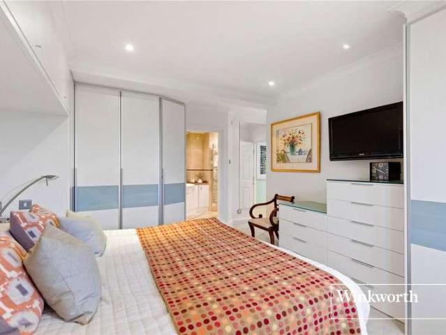 Flat for sale in London Borough of Barnet, Greater London