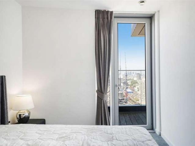Flat for sale in Blackwall, Greater London