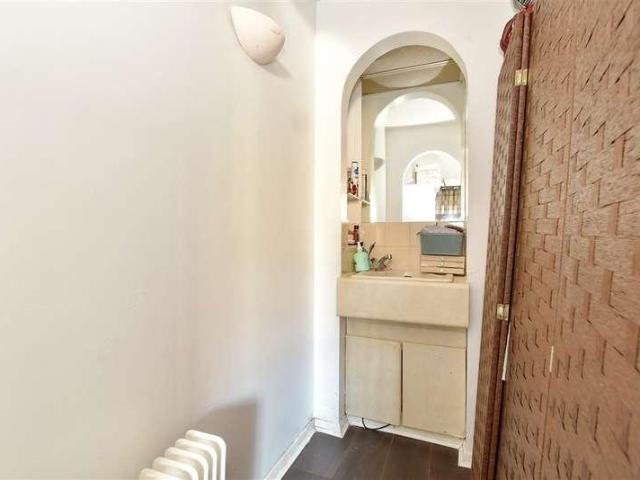 Flat for sale in Chadwell Heath, Greater London