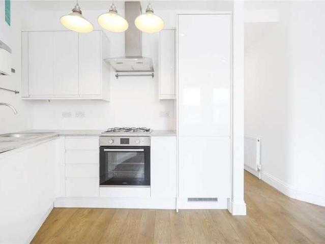 Flat for sale in Hornsey, Greater London