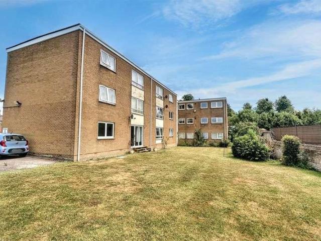 Flat for sale in Helford, Hampshire