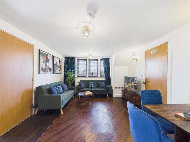 Flat for sale in Grange, West Kirby