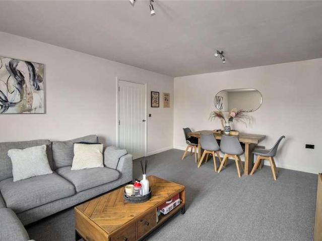 Flat for sale in Swindon