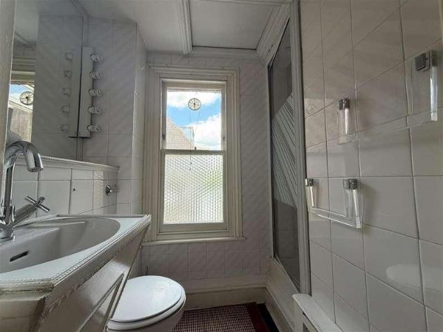 Flat for sale in St. John's Wood, Greater London