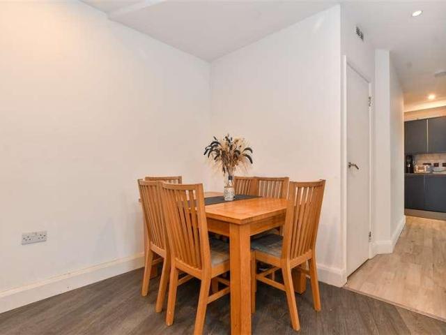 Flat for sale in Broadwater Down, Sandown Park