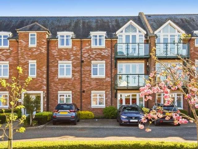 Flat for sale in Chichester, Littlecote