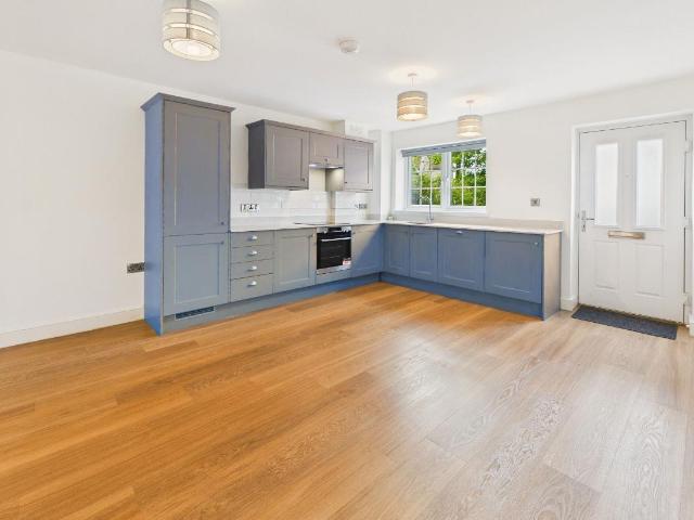 Flat for sale in Cross In Hand, East Sussex