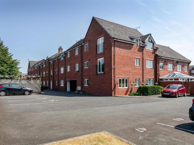 Flat for sale in Westleigh, Wigan