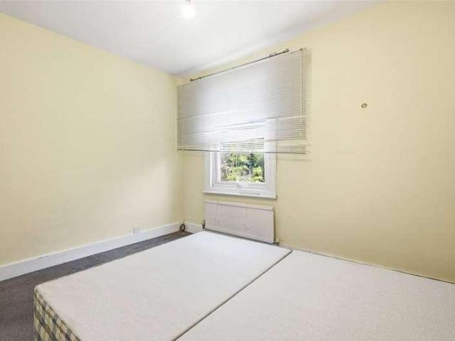Flat for sale in Milton, Alton Barnes