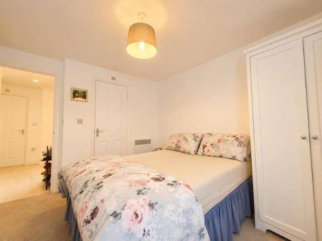 Flat for sale in The Image, Pouchen End