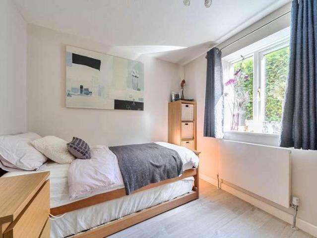 Flat for sale in Hilltop, Lye Green