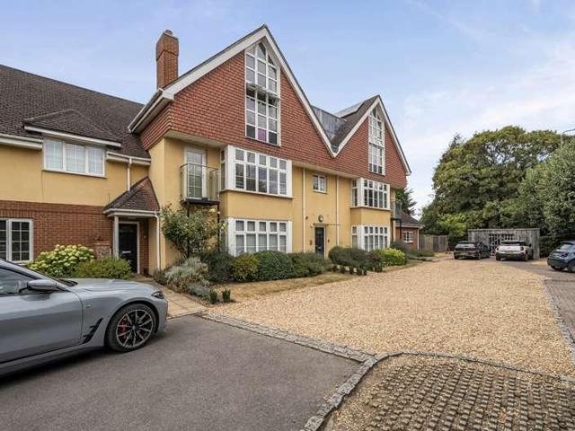 Flat for sale in The Slade, Oxfordshire