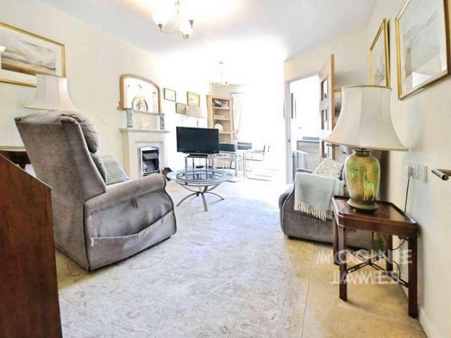Flat for sale in Penylan, Cardiff