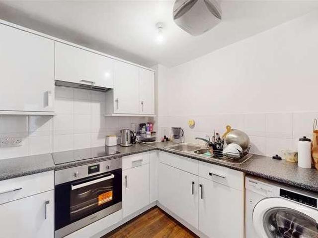 Flat for sale in Gants Hill, Greater London