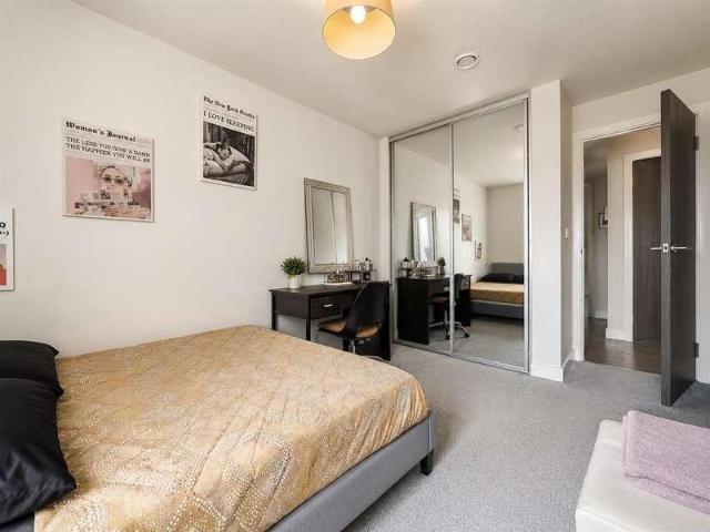 Flat for sale in Slough