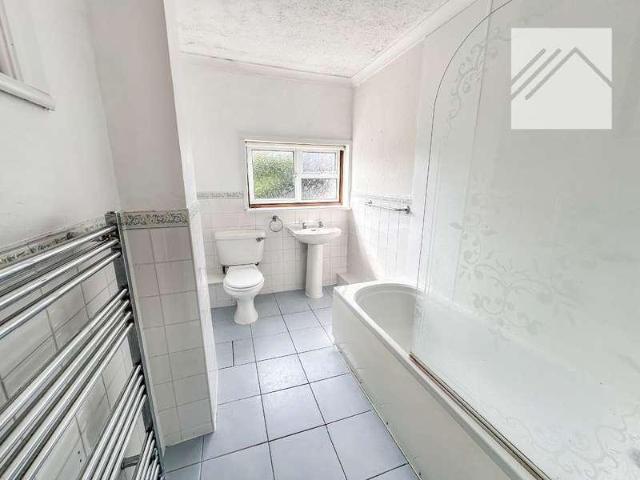 Flat for sale in Burnham-on-Crouch, Maldon