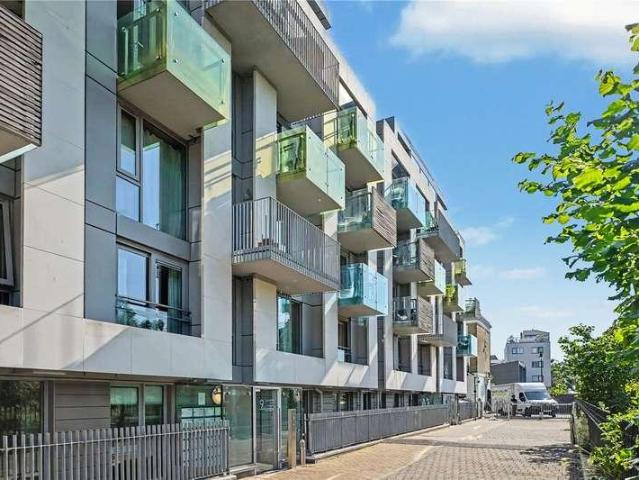 Flat for sale in Barnsbury, Greater London