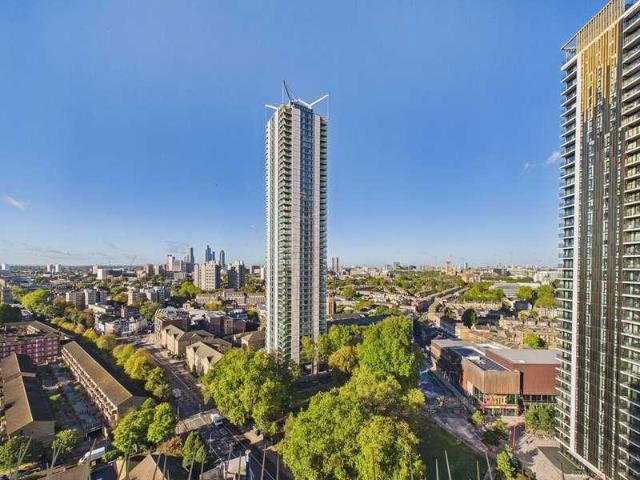 Flat for sale in Draper Estate, Greater London