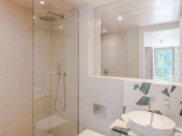 Flat for sale in Haggerston, Greater London