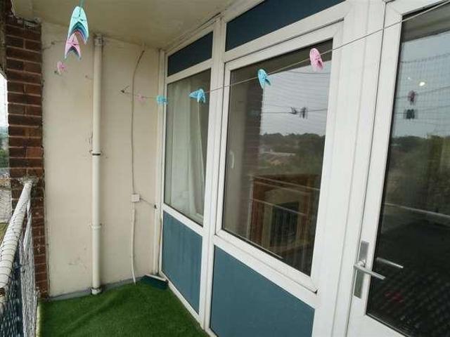 Flat for sale in Baildon, West Yorkshire