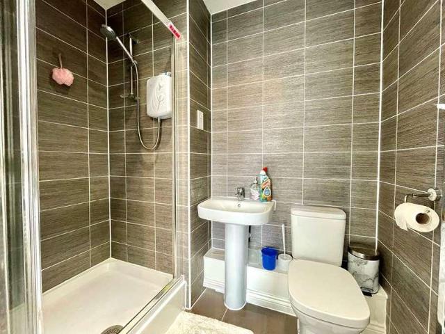 Flat for sale in Milton Keynes