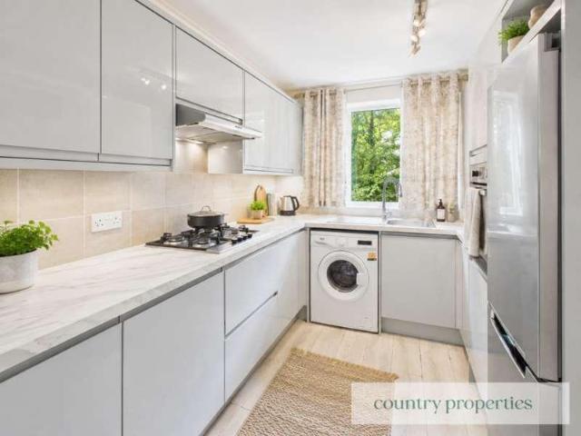 Flat for sale in Knebworth, King's Walden