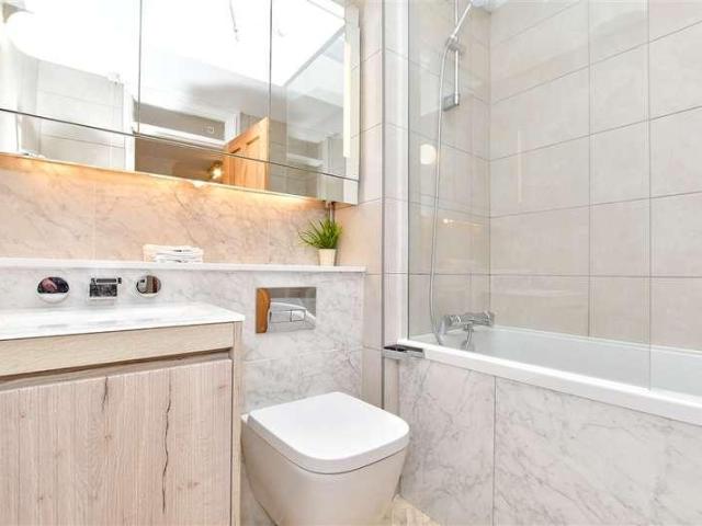 Flat for sale in Greater London