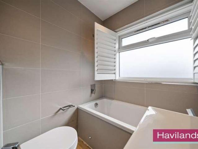 Flat for sale in Southgate, Oakwood