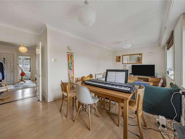 Flat for sale in Rotherhithe, Greater London