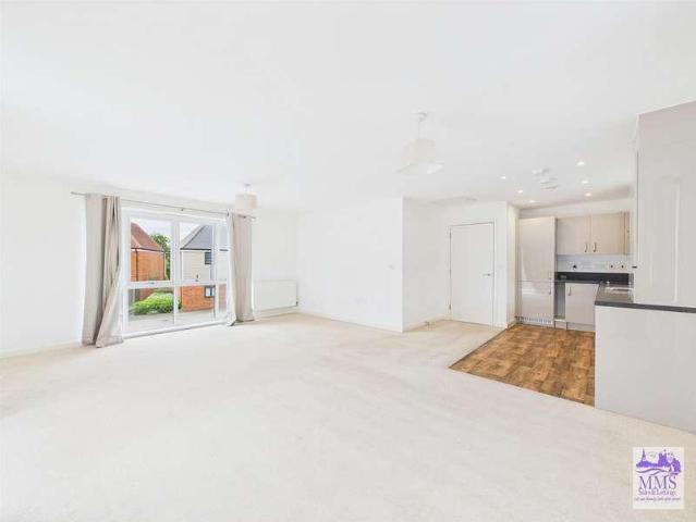 Flat for sale in Snodhurst, Chatham