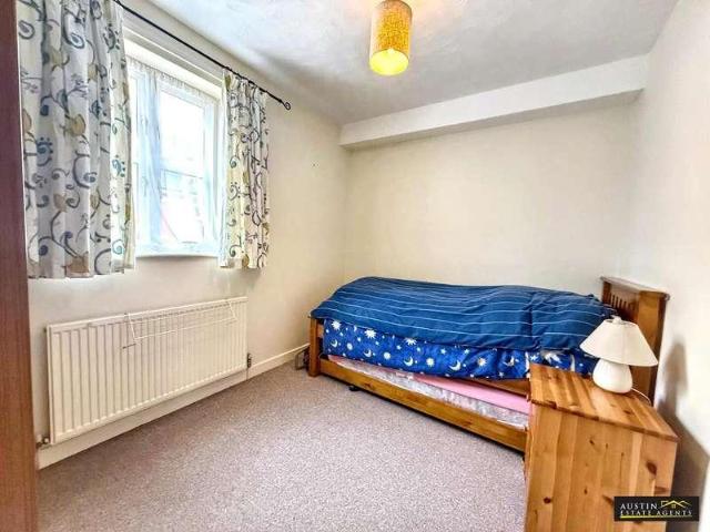 Flat for sale in Melcombe Regis, Weymouth