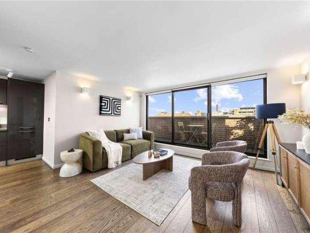 Flat for sale in Spitalfields, Greater London