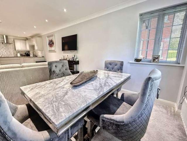 Flat for sale in Tricketts Cross, Ferndown