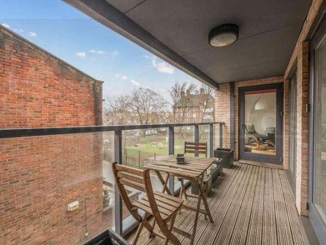 Flat for sale in Holloway, Lower Holloway