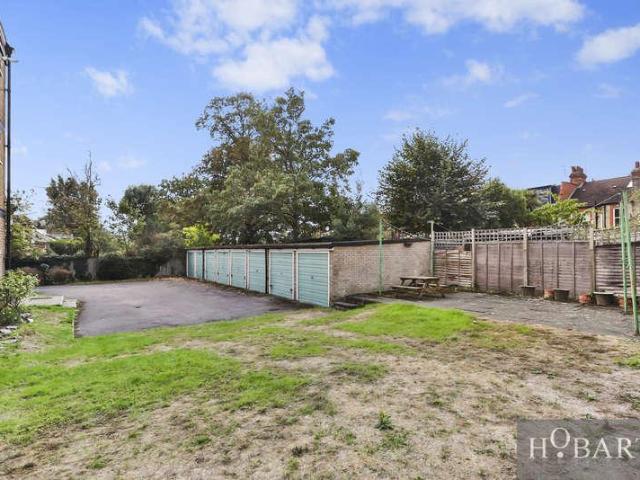 Flat for sale in Muswell Hill, Greater London