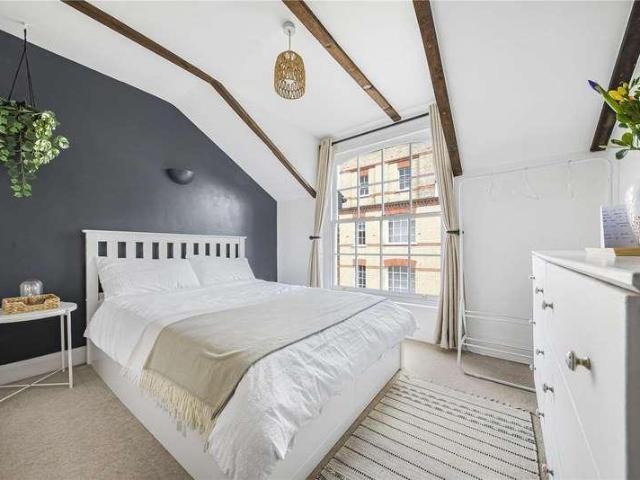 Flat for sale in London Borough of Bromley, Greater London