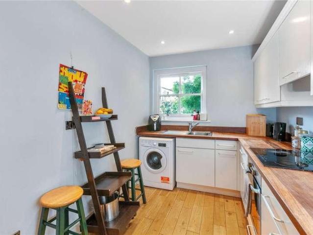 Flat for sale in Dalston, De Beauvoir Town
