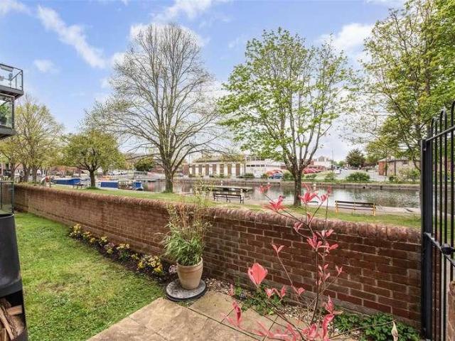 Flat for sale in Chichester, Littlecote