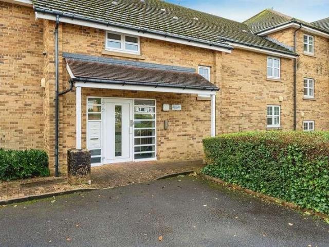 Flat for sale in Newcastle, Wales