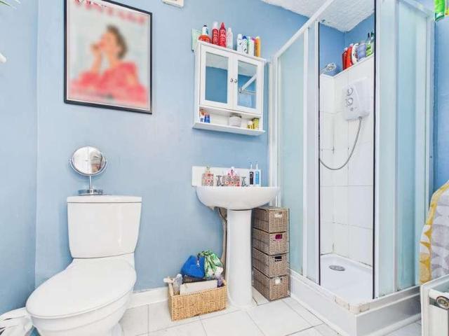 Flat for sale in Fishersgate, West Sussex