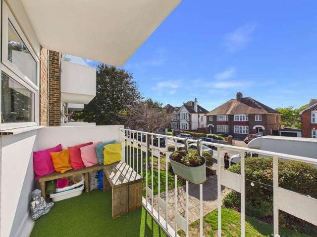 Flat for sale in West Worthing, Worthing